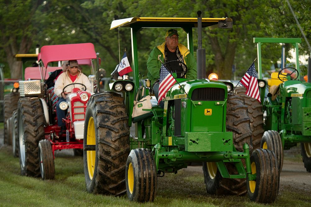Great Iowa Tractor Ride on June Free Photo rawpixel