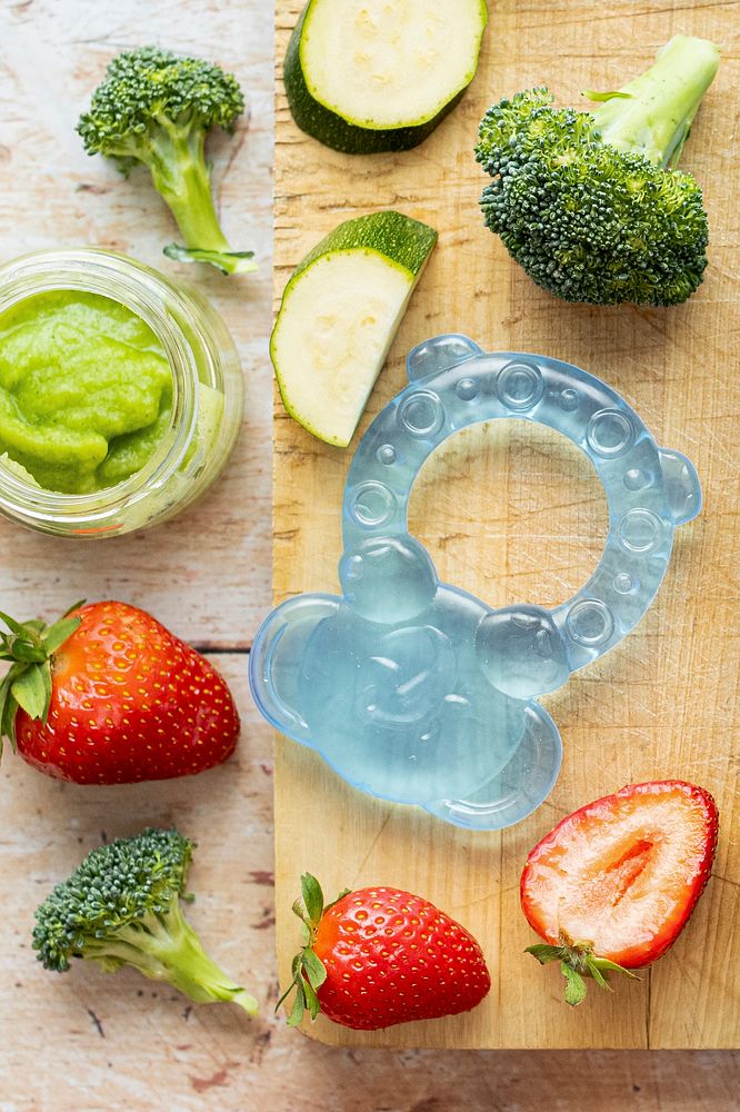 Broccoli puree baby food, organic Free Photo rawpixel