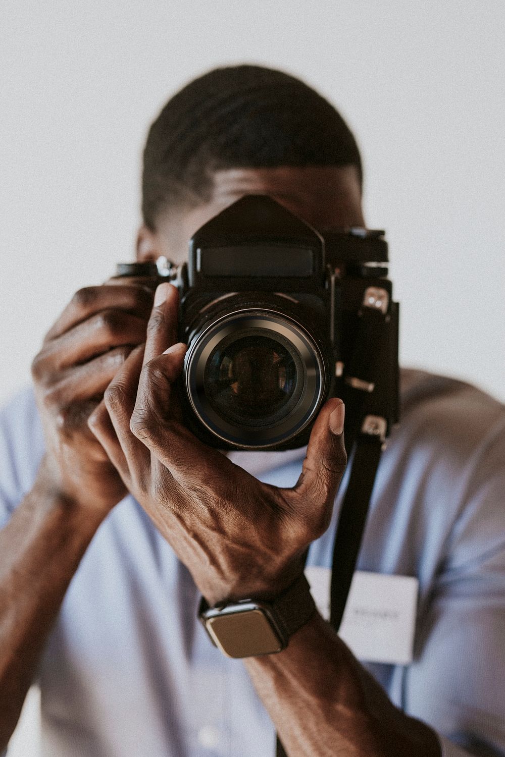 Black photographer capturing a picture | Premium Photo - rawpixel