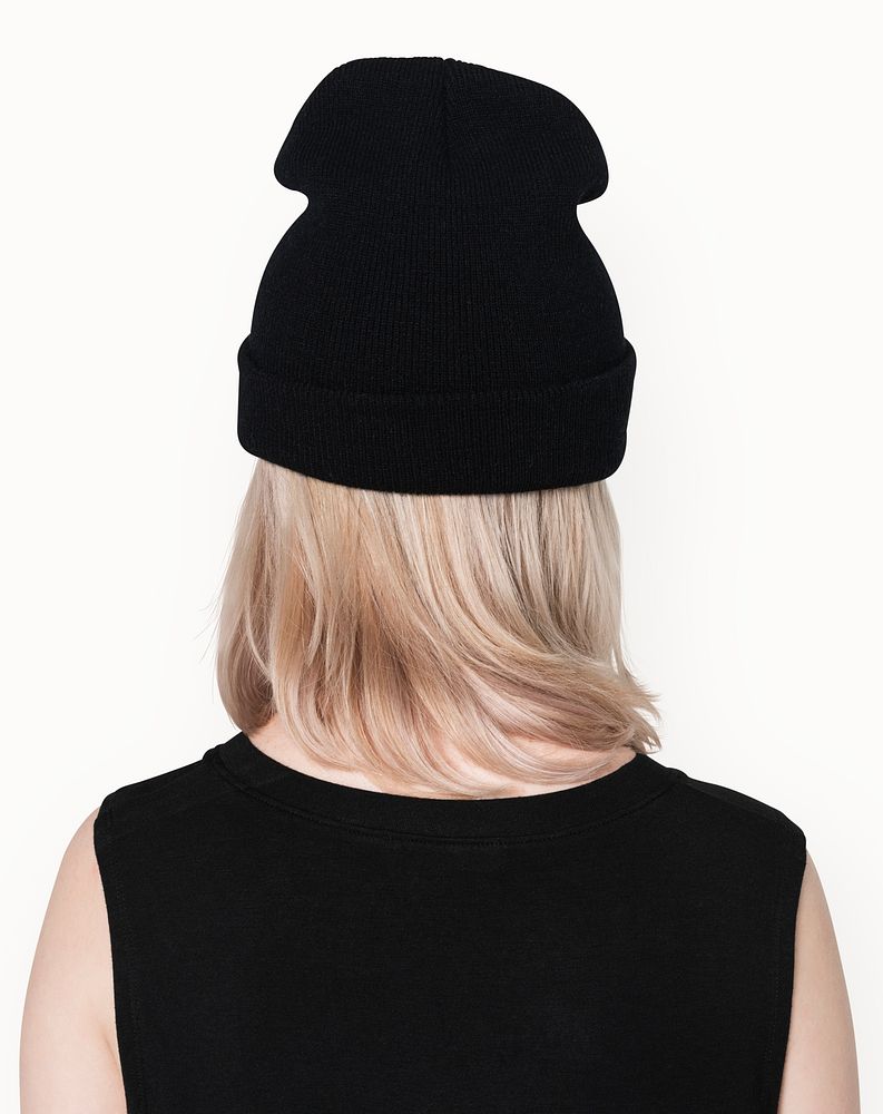 Black beanie mockup psd street Premium PSD Mockup rawpixel