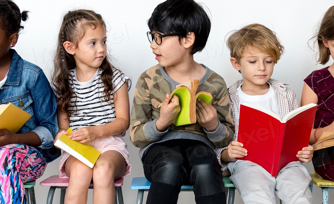 Group students is sitting and | Free Photo - rawpixel