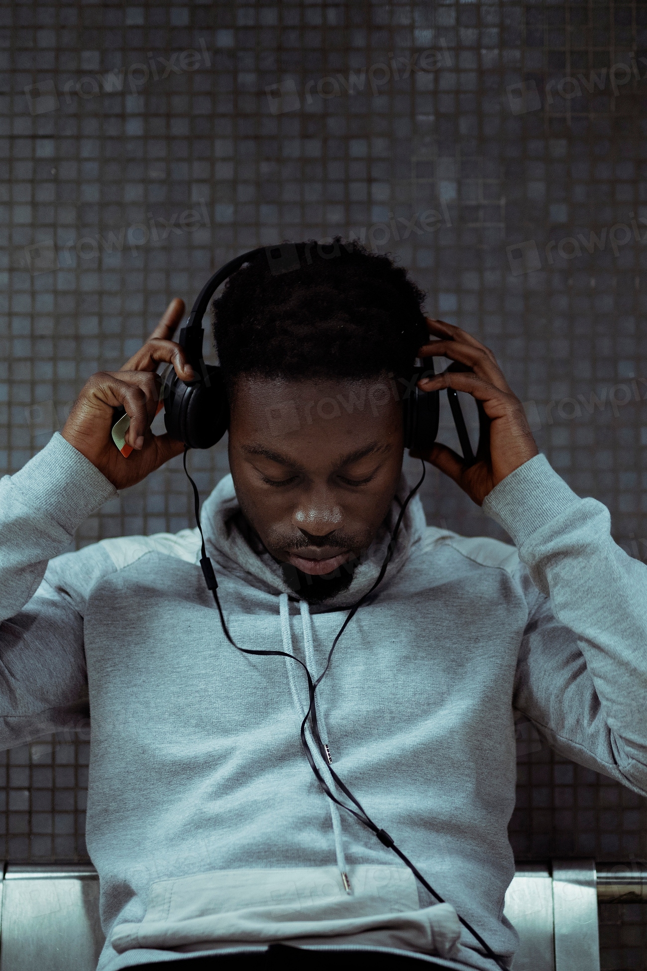 Man listening to music | Premium Photo - rawpixel