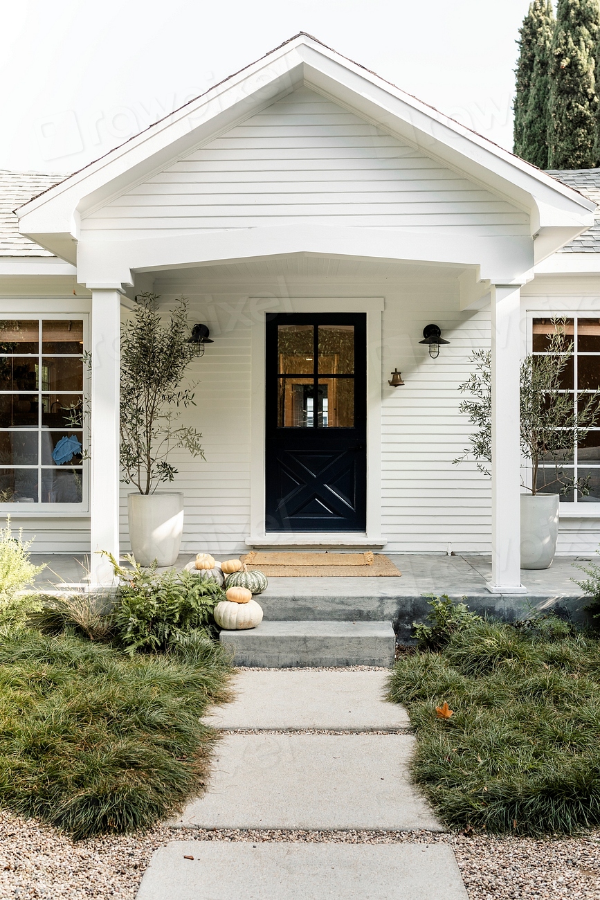 Modern house front yard, aesthetic | Premium Photo - rawpixel