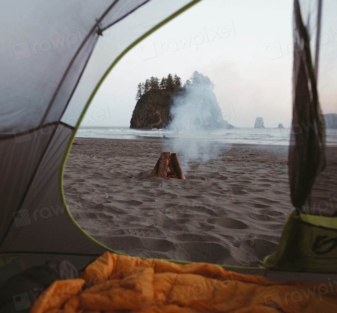 Camping Washington Coast, USA Free Photo rawpixel