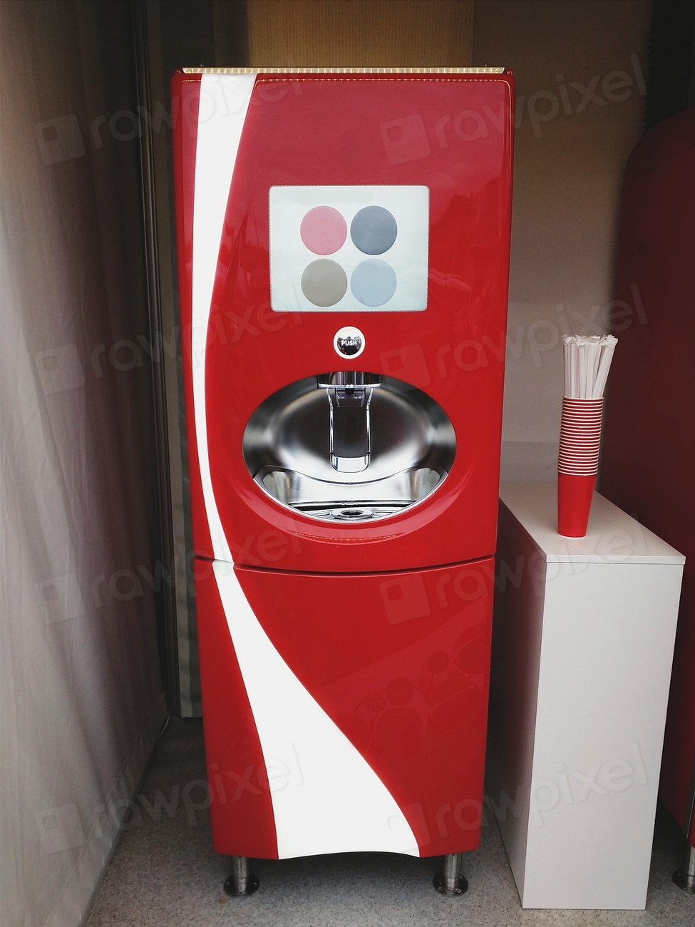 coca cola freestyle vending machine
