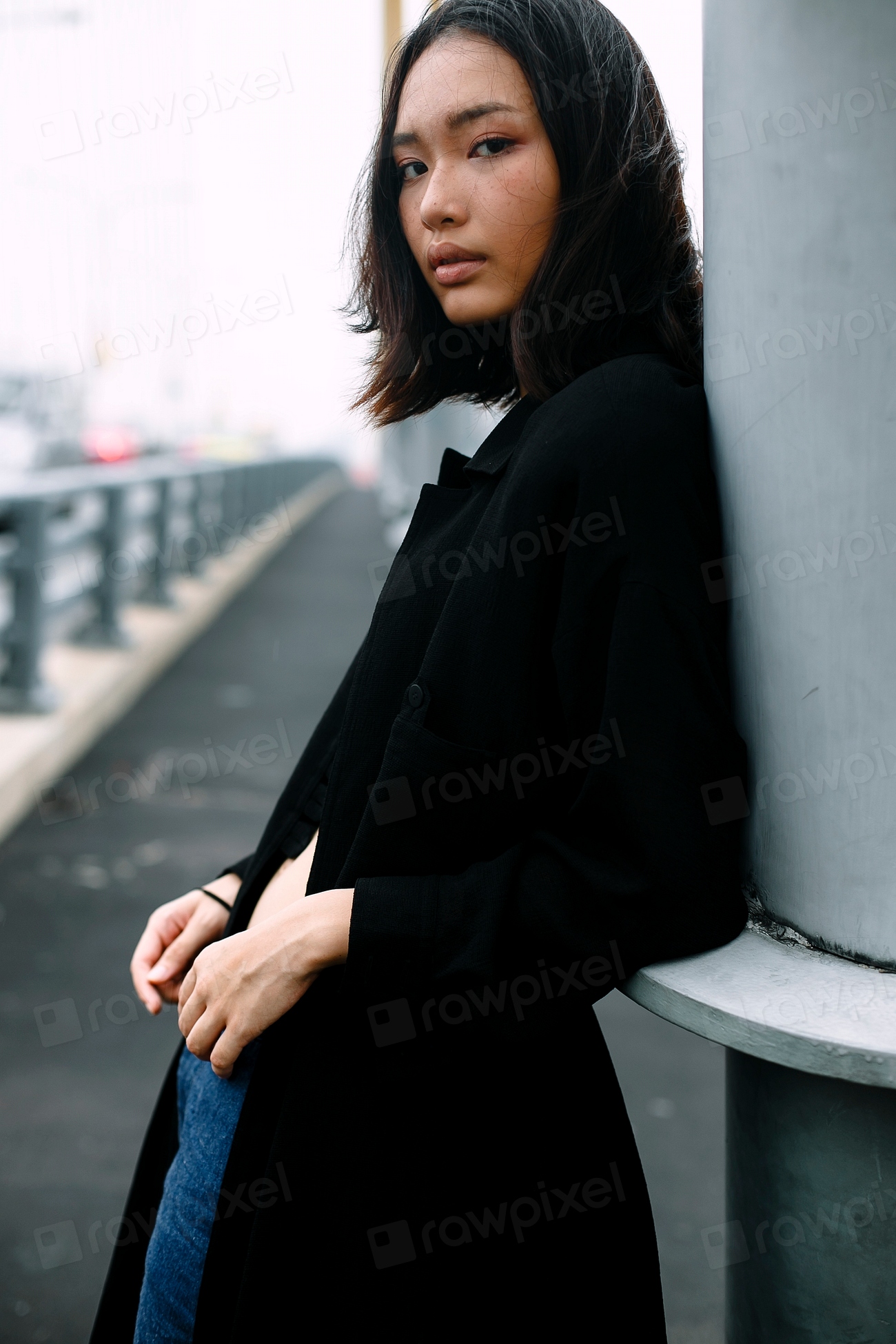 Asian woman in the city | Premium Photo - rawpixel
