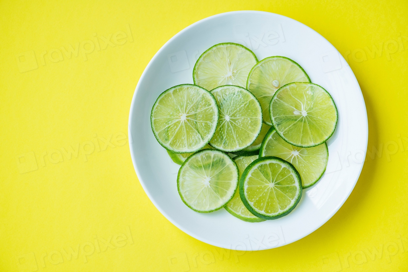 Slices of freshly cut lime | Free Photo - rawpixel