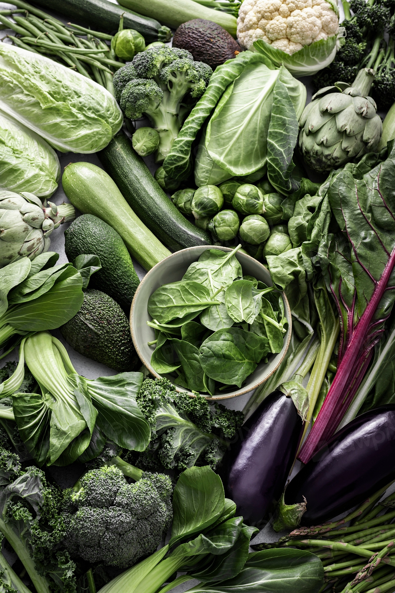 Green veggies flat lay healthy | Premium Photo - rawpixel