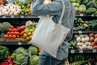 Tote bag mockup man person market.