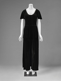 Lounging Pyjamas with Train (c. 1925 - c. 1930) by Denise Vandervelde Borgeaud and Gabrielle Chanel