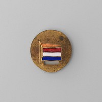 Speld met aan één zijde de Nederlandse vlag met wimpel (c. 1940 - c. 1945) by anonymous
