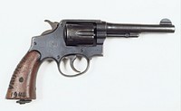 Revolver met holster van Tonny van Renterghem (1920 - 1944) by Smith and Wesson and Hunter