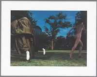 Twee douillettes en een naakte, rennende jonge vrouw met rugtatoeage in de tuin van Slot Zuylen (2000 - 2003) by Tom van Heel