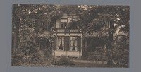 Gezicht op een landhuis (1880 - 1930) by anonymous