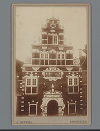 Façade van het weeshuis te Enkhuizen (1865 - 1896) by Albert Dekema