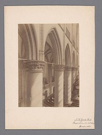 Interieur van de Grote of Onze-Lieve-Vrouwenkerk te Dordrecht met kapitelen (c. 1880 - c. 1910) by anoniem Monumentenzorg and A J M Mulder