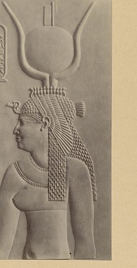 Reliëf van Cleopatra als Isis (c. 1890 - 1895) by anonymous and anonymous