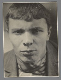 Portret van een onbekende man (c. 1930) by Oskar Schlemmer