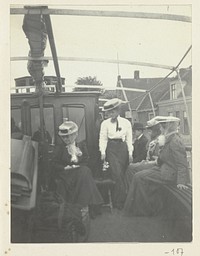 Aan boord van een boot bij een bruiloft of feest (c. 1903 - c. 1908) by Geldolph Adriaan Kessler