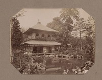Gezicht op de Zilveren Paviljoen Tempel aan een vijver in de Ginkaku-ji tuin in Kyoto, Japan (c. 1890 - in or before 1903) by anonymous