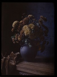 Vaas met bloemen (c. 1907 - c. 1935) by anonymous