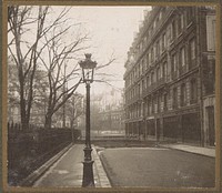 Drooggebleven straat met een dam tijdens de overstroming van Parijs (1910) by G Dangereux