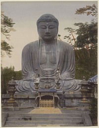 Grote Boeddha (Daibatsu) van Kamakura, van voren gezien (c. 1870 - c. 1900) by anonymous