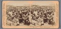 Groepsportret van Britse soldaten in Noupoort voordat zij hun zegetocht naar Rensburg beginnen (1900) by anonymous and Underwood and Underwood