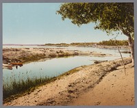 Gezicht op het Suezkanaal bij Ismailia (1889 - c. 1920) by anonymous, Photochrom Zürich and Photochrom Zürich