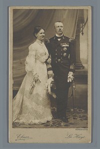 Portret van koningin Wilhelmina en prins Hendrik in uniform van schout-bij-nacht (1901) by Ferdinand Robert Ebner