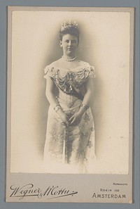 Portret van koningin Wilhelmina (1899 - 1900) by Wegner and Mottu