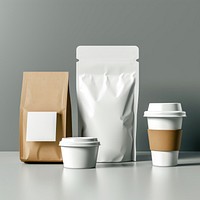 Craft paper and recycled plastic cover and blank label food delivery packages cup mug container.