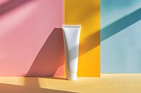 Cosmetic tube cosmetics toothpaste sunscreen.
