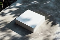 Box  shadow table white.