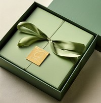 Green gift box mockup psd