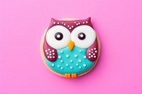 Owl icing dessert cookie.