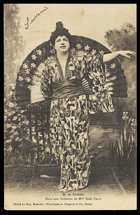 M. de Sternac in drag as a geisha. Process print, ca. 1901.