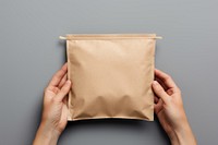 2 hand hold package pouch look like presend handbag accessories accessory.