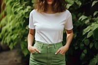Mom jeans t-shirt sleeve blouse.
