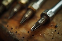 Screwdrivers screw calligraphy ammunition.