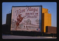 Van Nuys Drive-In, Van Nuys, California (1981) photography in high resolution by John Margolies. Original from the Library of Congress. 