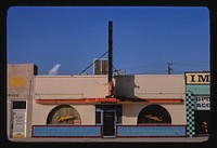 Far East Restaurant, Bakersfield, California (1978) photography in high resolution by John Margolies. Original from the Library of Congress. 