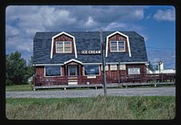 Peterson's Ice Cream, Manchester, Maine (1984) photography in high resolution by John Margolies. Original from the Library of Congress. 