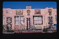 Aztec Motel, frontal close-up view, Route 66, Albuquerque, New Mexico (2001) photography in high resolution by John Margolies. Original from the Library of Congress. 