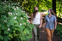 2 people with face coverings, Oregon. (Courtesy photo by Dylan VanWeelden/Travel Oregon). Original public domain image from Flickr