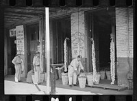 Marketplace in the French quarters of New Orleans, market for Resettlement Administration's rehabilitation clients. Sourced from the Library of Congress.