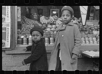 [Untitled photo, possibly related to: Street scene, Washington, D.C.]. Sourced from the Library of Congress.