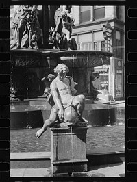 Fountain Square, Cincinnati, Ohio. Sourced from the Library of Congress.