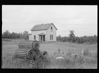 Abandoned farm and snow fences, Wisconsin. Sourced from the Library of Congress.
