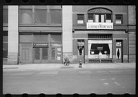 Downtown street, Cincinnatti, Ohio. Sourced from the Library of Congress.